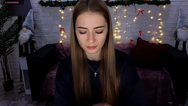 Snapshot of Adelyna_Bird chatting on January 2025 07:31:01 AM Adelyna Bird online show from January 2025 07:31:01 AM