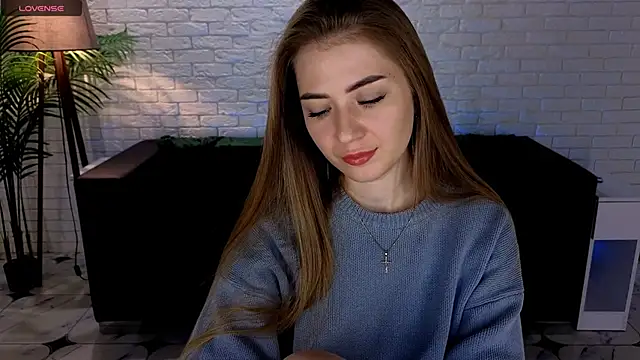 Snapshot of Adelyna_Bird chatting on March 2025 07:25:02 AM Adelyna Bird online show from March 2025 07:25:02 AM