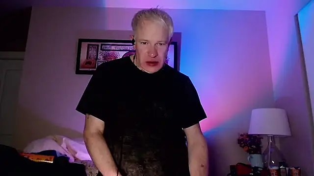 Snarfle82 online show from November 2025 04:48:02 AM