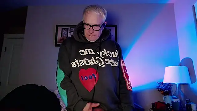 Snarfle82 online show from December 2025 12:38:02 AM