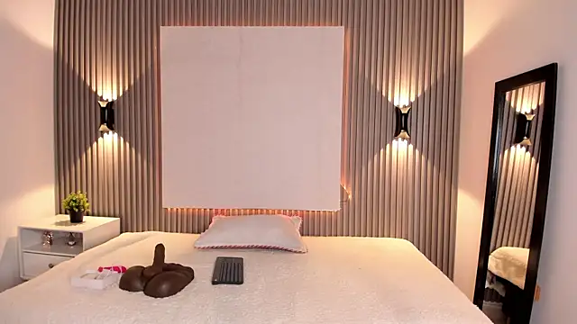 Zafiiraa online show from March 2025 12:33:02 PM