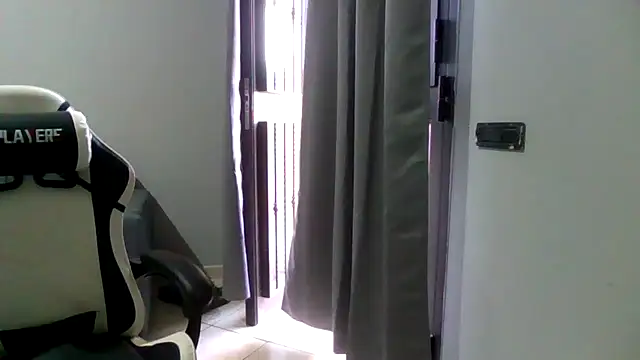 Snapshot of simoninside25 chatting on September 2025 03:13:01 PM simoninside25 online show from September 2025 03:13:01 PM