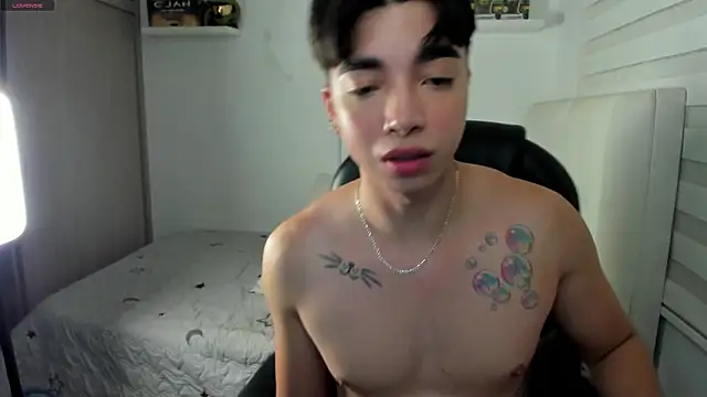 santy7v7 online show from December 2025 01:28:01 PM