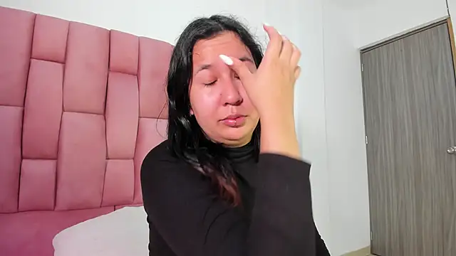 Lia sarahi online show from January 2026 12:32:01 PM