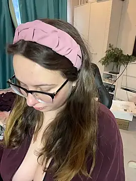 DienkaGreen online show from January 2026 11:24:02 AM