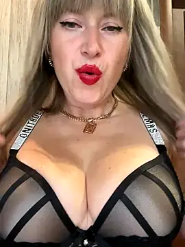 Kittenforyou online show from November 2025 01:00:01 PM