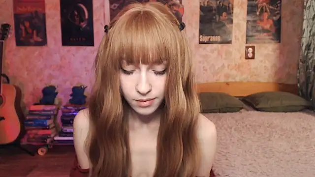 Friendly Ellie online show from November 2025 12:19:01 AM