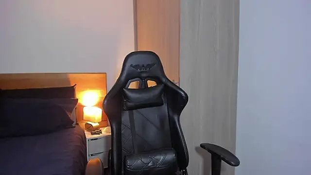 Justyn Torres online show from December 2024 07:01:01 PM