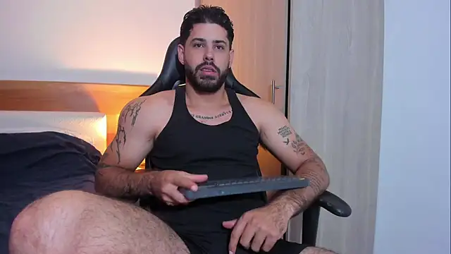 Justyn Torres online show from January 2025 03:43:01 PM