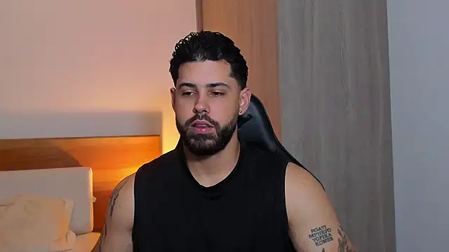 Justyn Torres online show from March 2025 01:18:01 PM