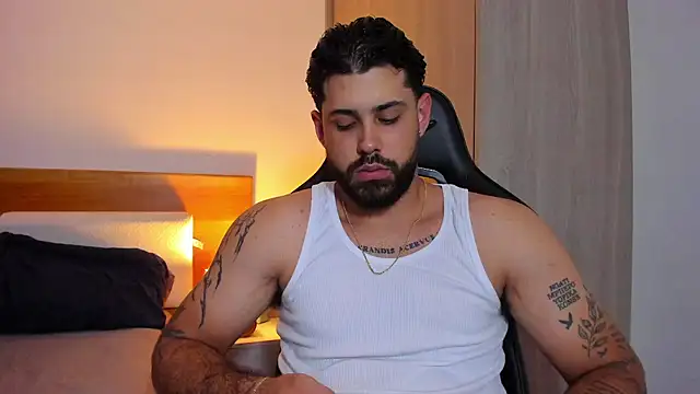 Justyn Torres online show from March 2025 09:26:02 PM