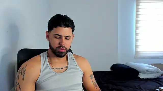 Justyn Torres online show from October 2025 12:16:02 PM