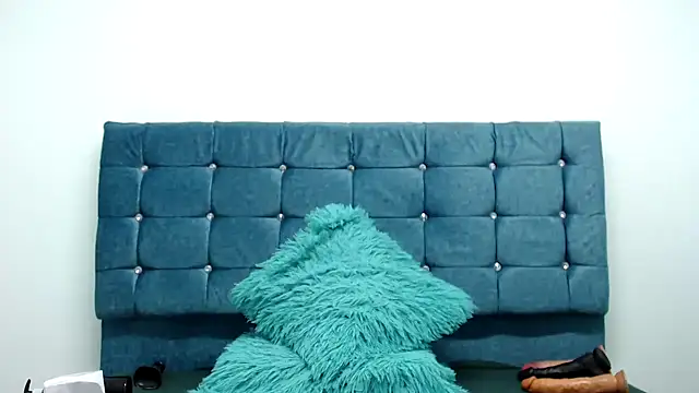 Snapshot of valentinaricothx chatting on December 2025 03:17:02 PM valentinaricothx online show from December 2025 03:17:02 PM