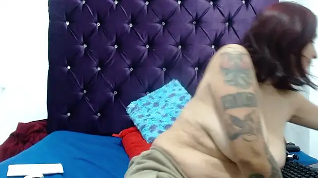 valentinaricothx online show from January 2026 05:04:01 PM