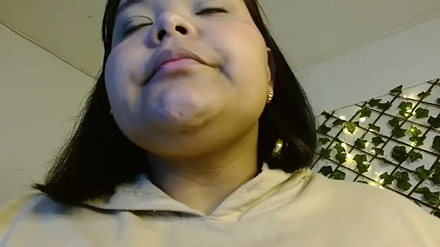 Snapshot of sexychubby___ chatting on March 2025 10:08:02 AM sexychubby    online show from March 2025 10:08:02 AM