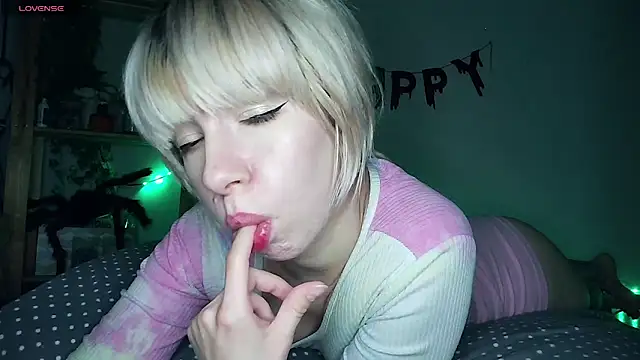 Snapshot of cruellagoth666 chatting on December 2024 03:36:01 PM cruellagoth666 online show from December 2024 03:36:01 PM