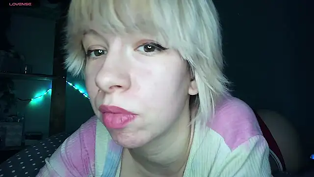 Snapshot of cruellagoth666 chatting on December 2024 07:00:02 PM cruellagoth666 online show from December 2024 07:00:02 PM