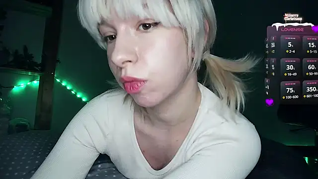 Snapshot of cruellagoth666 chatting on January 2025 04:23:01 PM cruellagoth666 online show from January 2025 04:23:01 PM