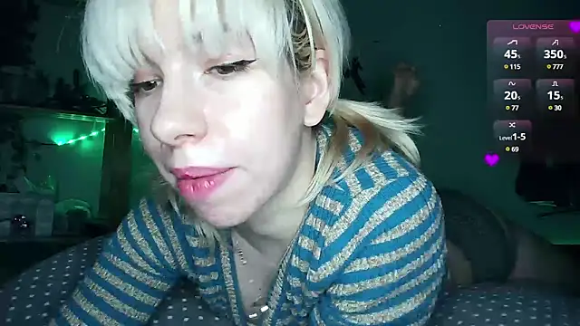 Snapshot of cruellagoth666 chatting on February 2025 02:23:01 PM cruellagoth666 online show from February 2025 02:23:01 PM