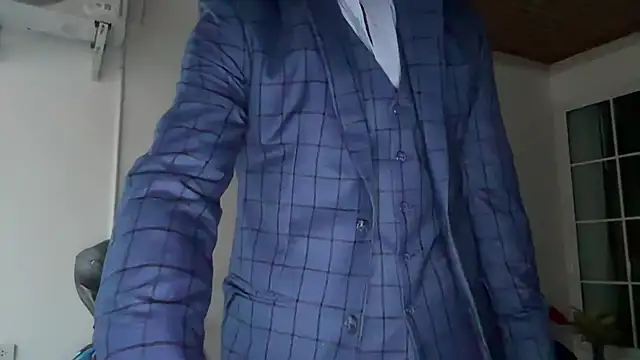 Snapshot of lukegunn chatting on December 2024 11:34:01 PM lukegunn online show from December 2024 11:34:01 PM