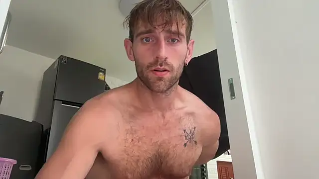 Snapshot of lukegunn chatting on March 2025 11:35:02 PM lukegunn online show from March 2025 11:35:02 PM