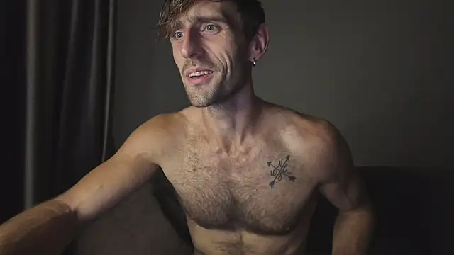 Snapshot of lukegunn chatting on October 2025 08:05:02 AM lukegunn online show from October 2025 08:05:02 AM