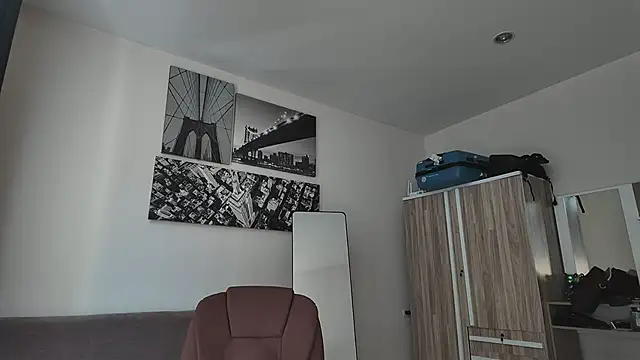 Snapshot of lukegunn chatting on November 2025 02:44:02 AM lukegunn online show from November 2025 02:44:02 AM