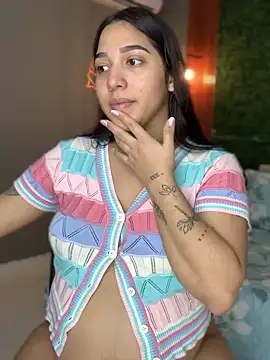 Amandanauty online show from January 2025 06:54:01 PM