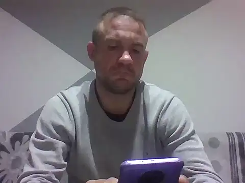 aroj95 online show from April 2026 07:11:01 PM