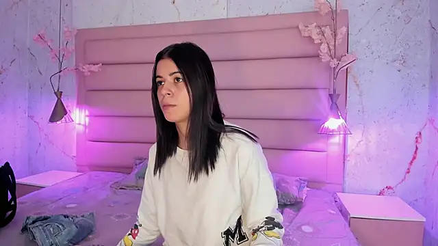 IvySanders1 online show from November 2025 01:00:02 PM