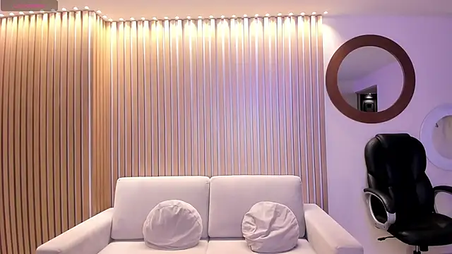 Snapshot of MarieJaneX chatting on December 2024 10:46:02 AM MarieJaneX online show from December 2024 10:46:02 AM