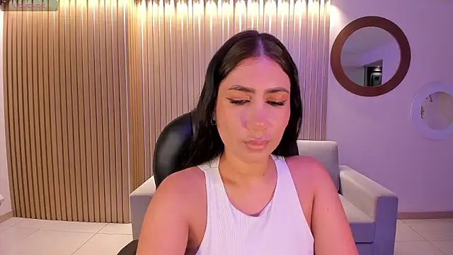 Snapshot of MarieJaneX chatting on December 2024 10:23:02 AM MarieJaneX online show from December 2024 10:23:02 AM