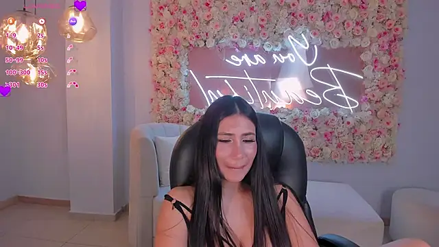 Snapshot of MarieJaneX chatting on January 2025 04:52:01 PM MarieJaneX online show from January 2025 04:52:01 PM