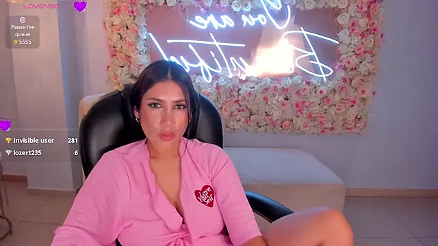 Snapshot of MarieJaneX chatting on February 2025 04:47:01 PM MarieJaneX online show from February 2025 04:47:01 PM