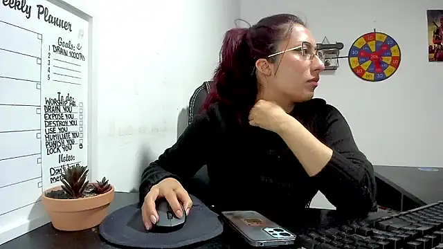 Snapshot of Scarlett_Sen chatting on December 2024 05:04:01 PM Scarlett Sen online show from December 2024 05:04:01 PM