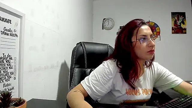 Snapshot of Scarlett_Sen chatting on December 2024 05:22:01 PM Scarlett Sen online show from December 2024 05:22:01 PM