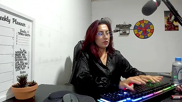 Snapshot of Scarlett_Sen chatting on December 2024 06:52:02 PM Scarlett Sen online show from December 2024 06:52:02 PM