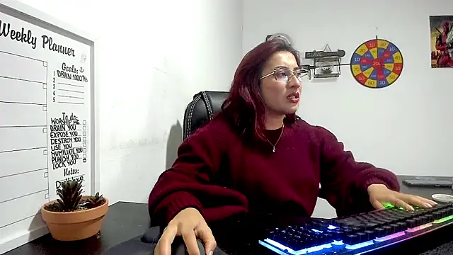 Snapshot of Scarlett_Sen chatting on December 2024 02:38:02 PM Scarlett Sen online show from December 2024 02:38:02 PM