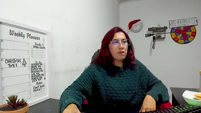 Snapshot of Scarlett_Sen chatting on December 2024 01:07:02 PM Scarlett Sen online show from December 2024 01:07:02 PM