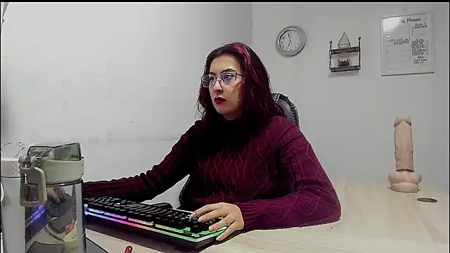 Snapshot of Scarlett_Sen chatting on January 2025 02:04:01 PM Scarlett Sen online show from January 2025 02:04:01 PM