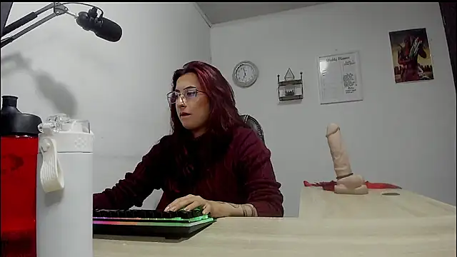 Snapshot of Scarlett_Sen chatting on February 2025 04:03:02 PM Scarlett Sen online show from February 2025 04:03:02 PM