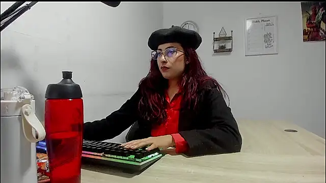 Snapshot of Scarlett_Sen chatting on March 2025 03:59:02 PM Scarlett Sen online show from March 2025 03:59:02 PM