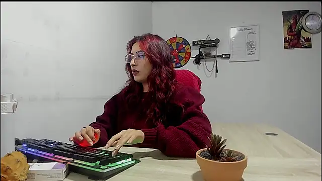 Snapshot of Scarlett_Sen chatting on March 2025 01:14:02 PM Scarlett Sen online show from March 2025 01:14:02 PM