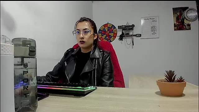 Snapshot of Scarlett_Sen chatting on March 2025 01:12:01 PM Scarlett Sen online show from March 2025 01:12:01 PM