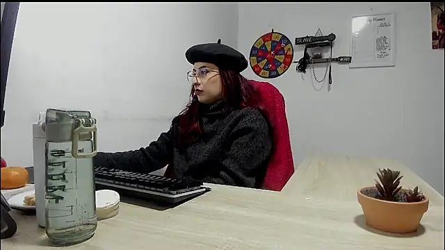 Snapshot of Scarlett_Sen chatting on March 2025 01:19:02 PM Scarlett Sen online show from March 2025 01:19:02 PM