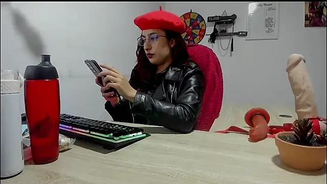 Snapshot of Scarlett_Sen chatting on March 2025 02:15:02 PM Scarlett Sen online show from March 2025 02:15:02 PM