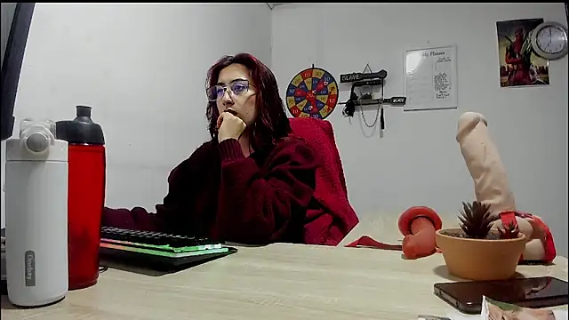 Snapshot of Scarlett_Sen chatting on March 2025 01:51:01 PM Scarlett Sen online show from March 2025 01:51:01 PM