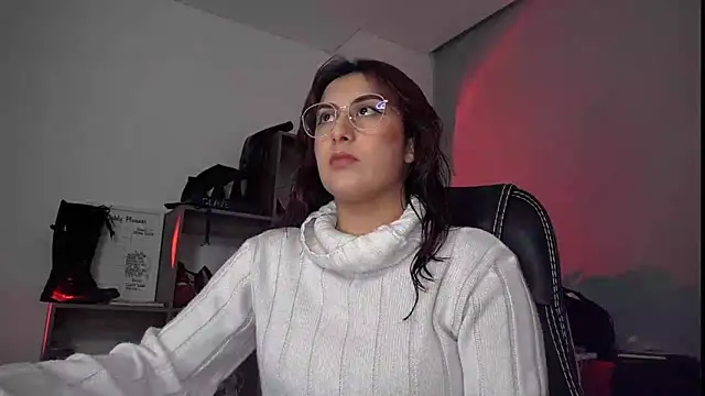 Snapshot of Scarlett_Sen chatting on September 2025 03:46:02 PM Scarlett Sen online show from September 2025 03:46:02 PM