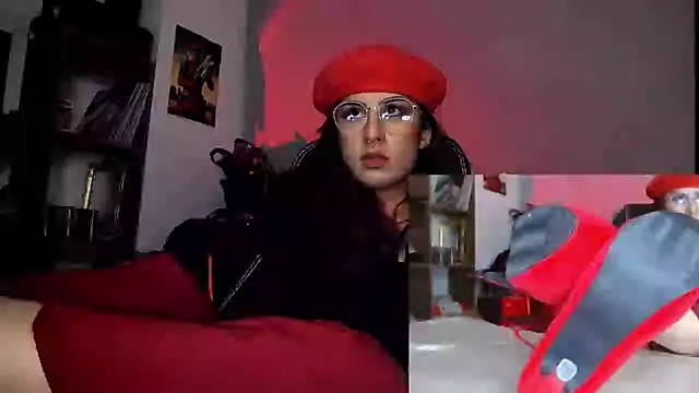 Snapshot of Scarlett_Sen chatting on September 2025 03:02:01 PM Scarlett Sen online show from September 2025 03:02:01 PM