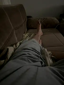 Snapshot of MAHKE12 chatting on September 2025 09:51:01 PM MAHKE12 online show from September 2025 09:51:01 PM